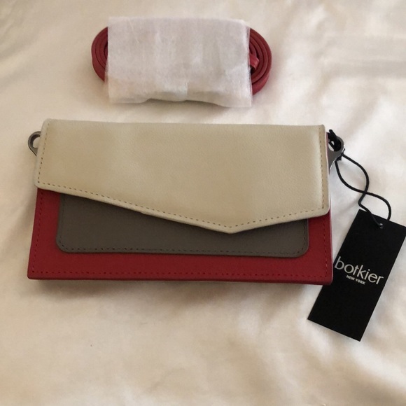 Botkier New York Cobble Hill Expandable Leather Crossbody Luscious Red Combo NWT - Picture 4 of 16